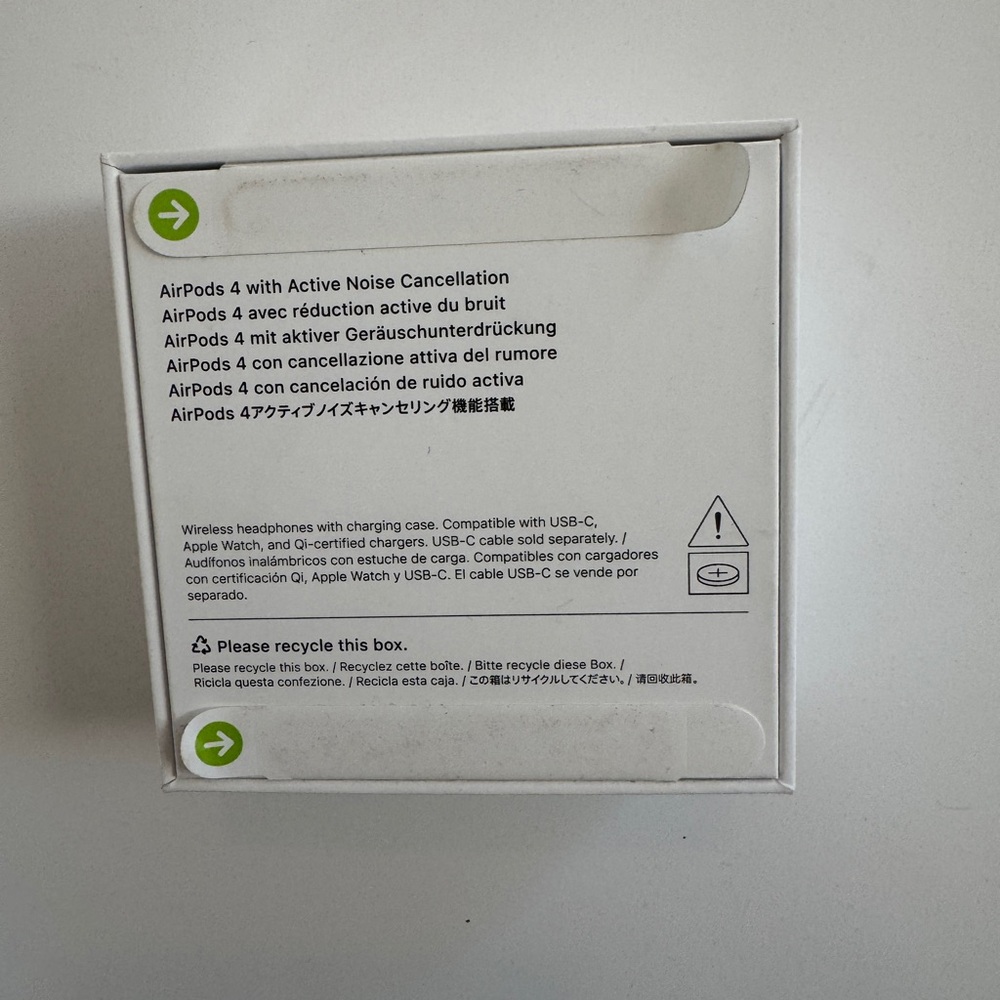 🎉 BRAND NEW (STILL IN SEALED BOX) Apple AirPods 4 w/ active noise cancellation - Picture 4 of 15